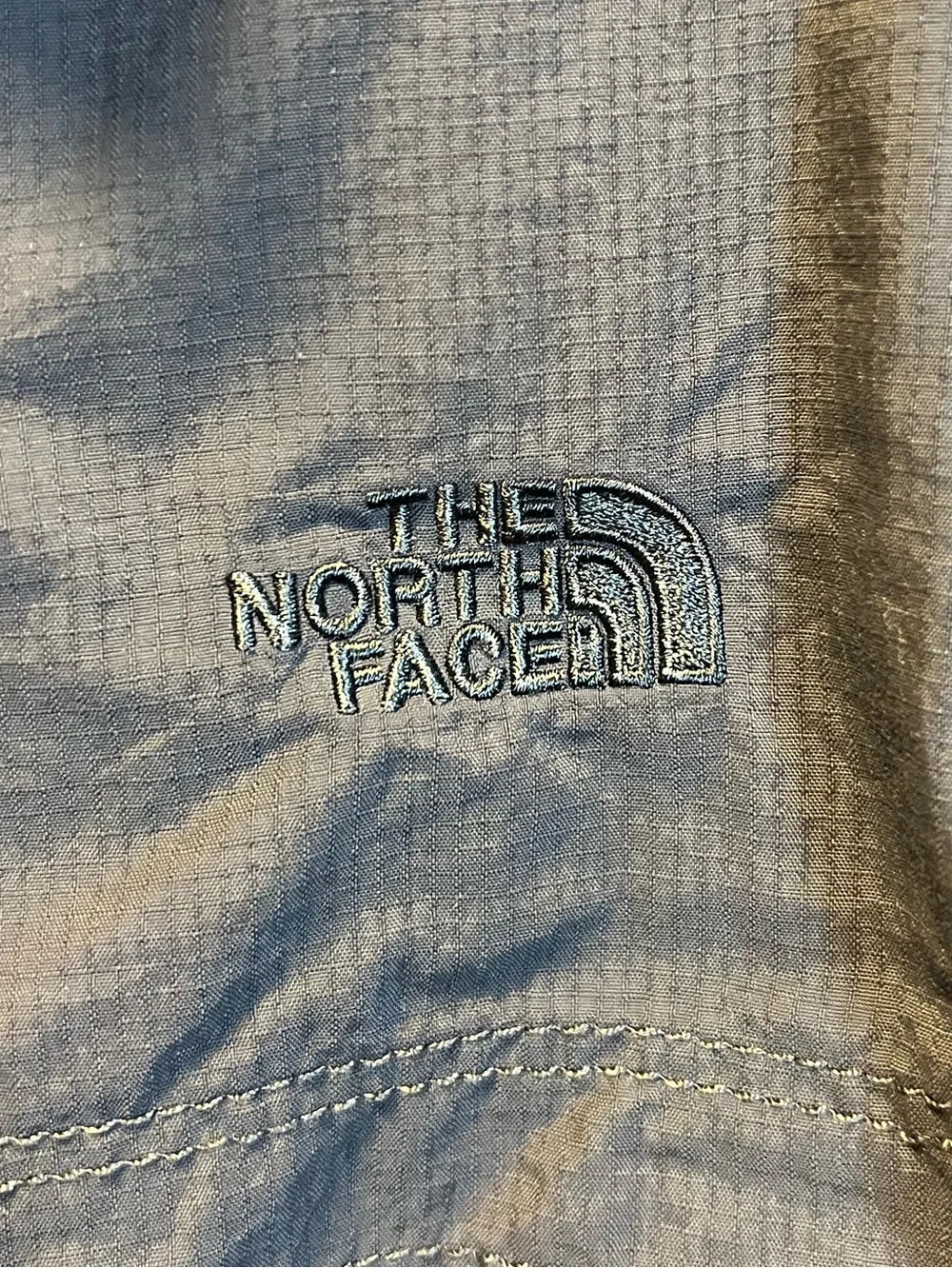 The North Face Men's  Lightweight Button-Front Fishing Shirt Color Dark Gray